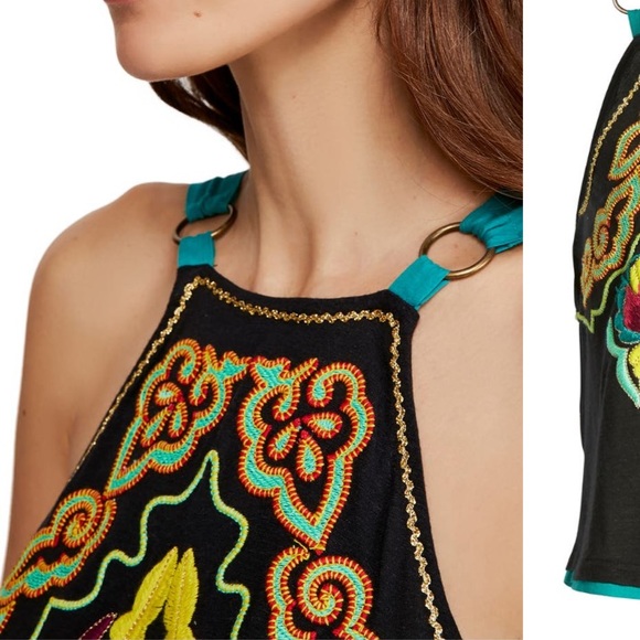 Top - Picture 4 of 6